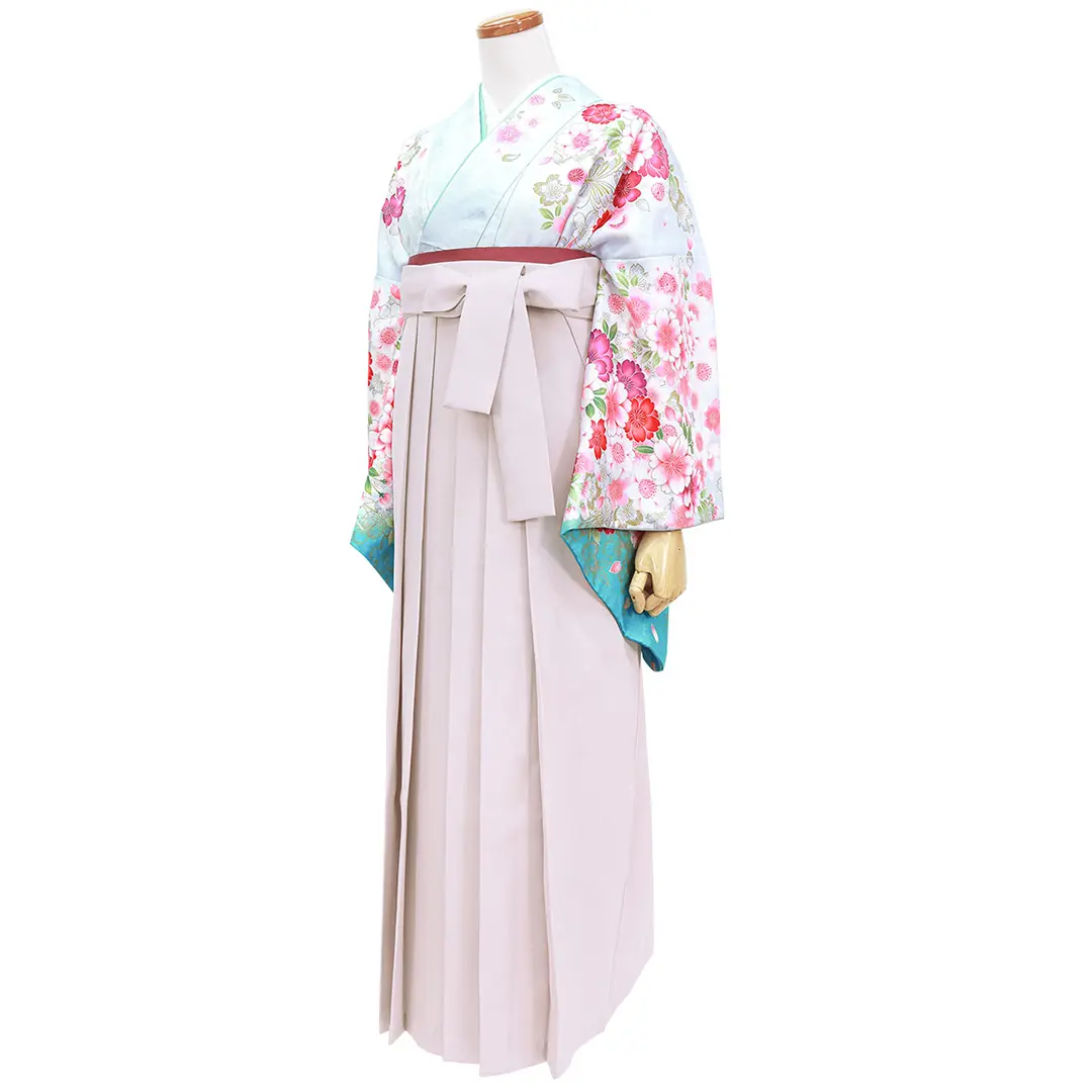 淡水色地に桜・くすみピンク袴（無地）（二尺袖）／卒業式／斜め