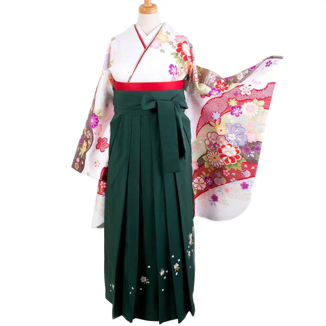 白色地に雪輪・緑袴（二尺袖）／卒業式／正面