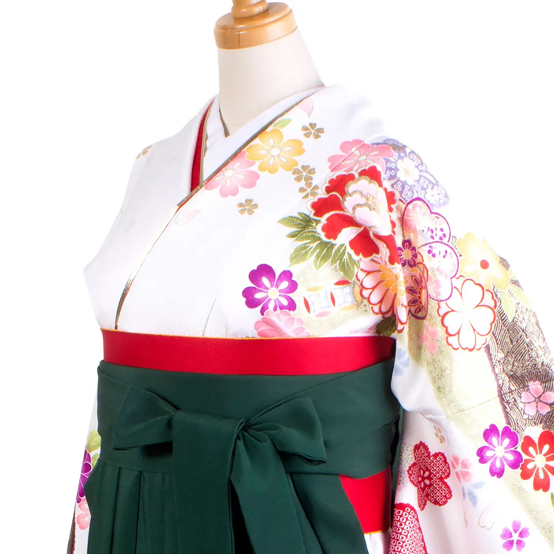 白色地に雪輪・緑袴（二尺袖）／卒業式／斜め詳細
