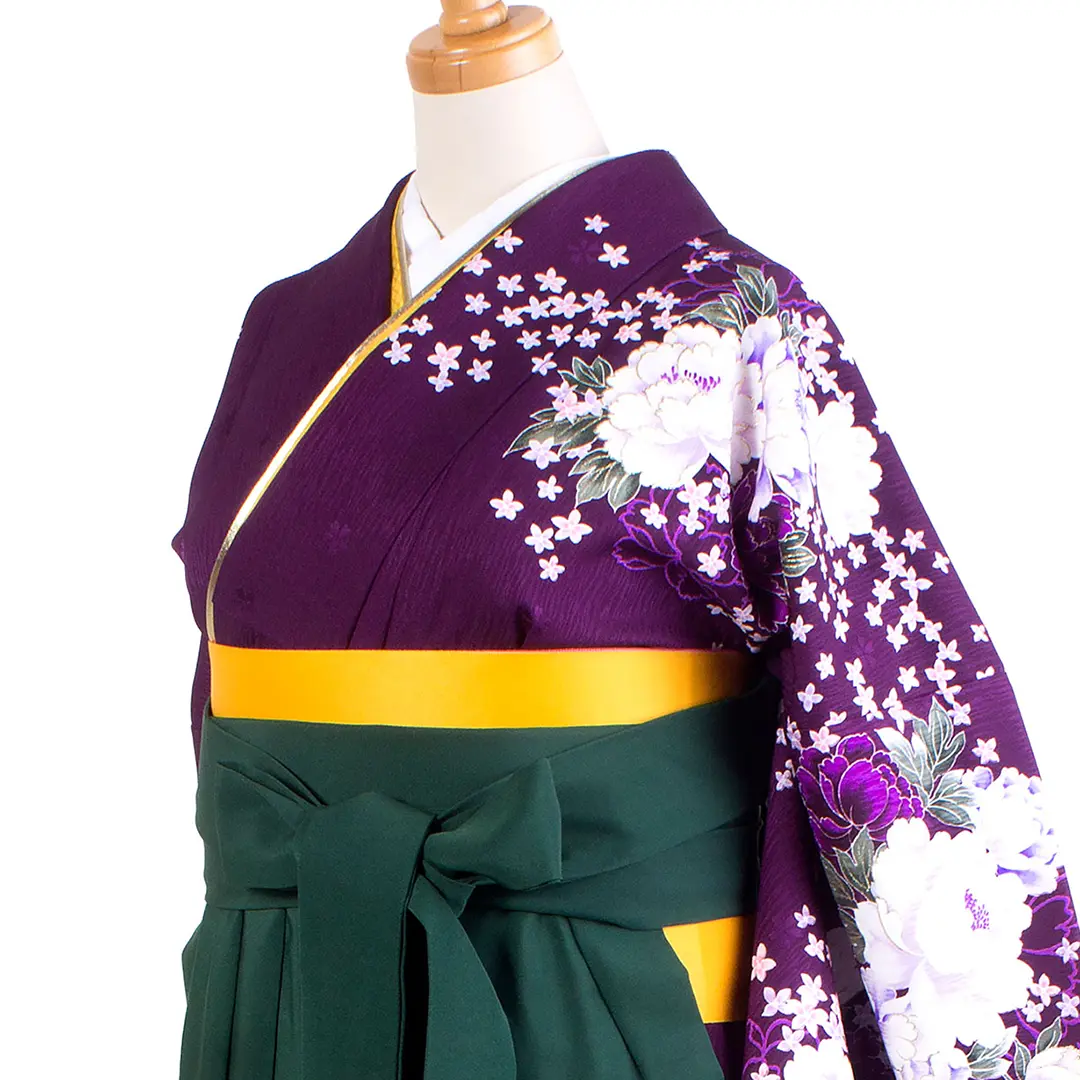 紫色地に牡丹と小花・緑袴（刺繍） （二尺袖）／卒業式 | 宅配着物