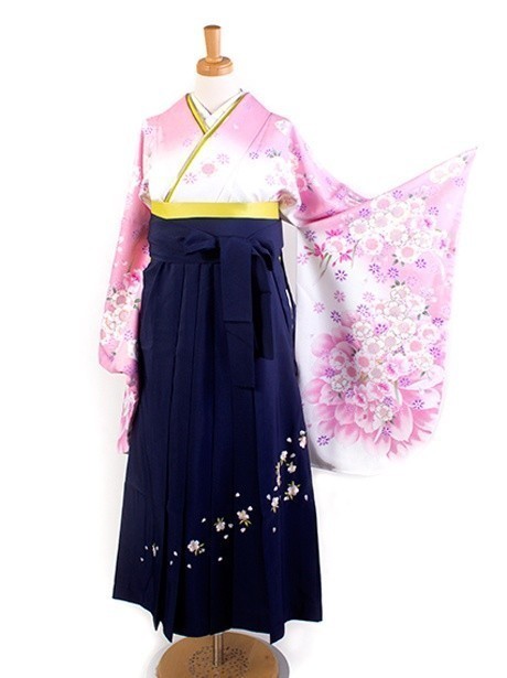 白色地に桜・紺袴（刺繍） （二尺袖）／卒業式 | 宅配着物
