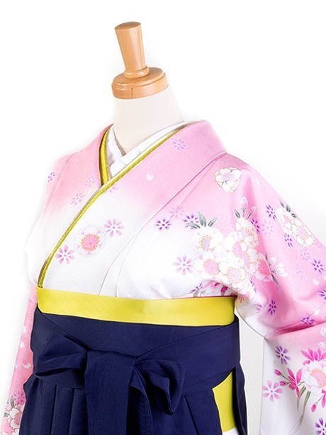 白色地に桜・紺袴（刺繍） （二尺袖）／卒業式 | 宅配着物