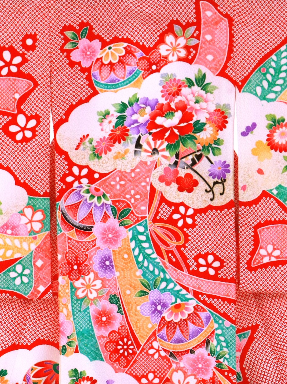 赤地の疋田（ひった）に花車と熨斗の祝い着（産着）／女児