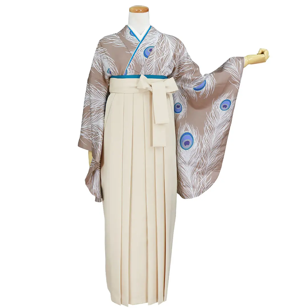 薄茶地に孔雀の羽・アイボリー袴（無地） （二尺袖）／卒業式