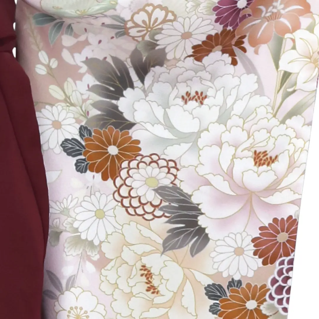 薄ピンク地に牡丹と菊・臙脂袴（無地） （二尺袖）／卒業式 袖詳細