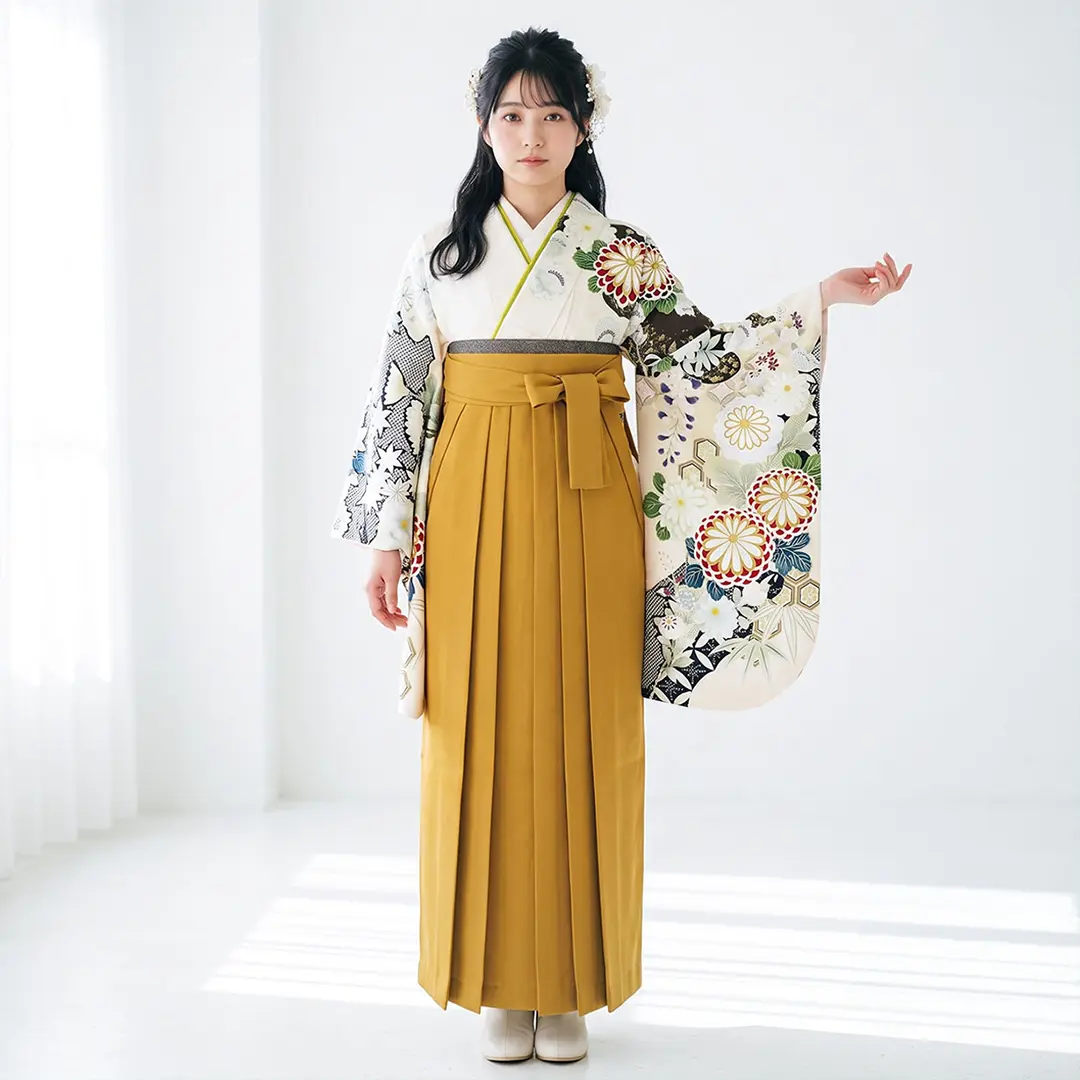 クリームイエロー地に菊と亀甲花菱・マスタード袴（無地） （二尺袖）／卒業式／着用イメージ