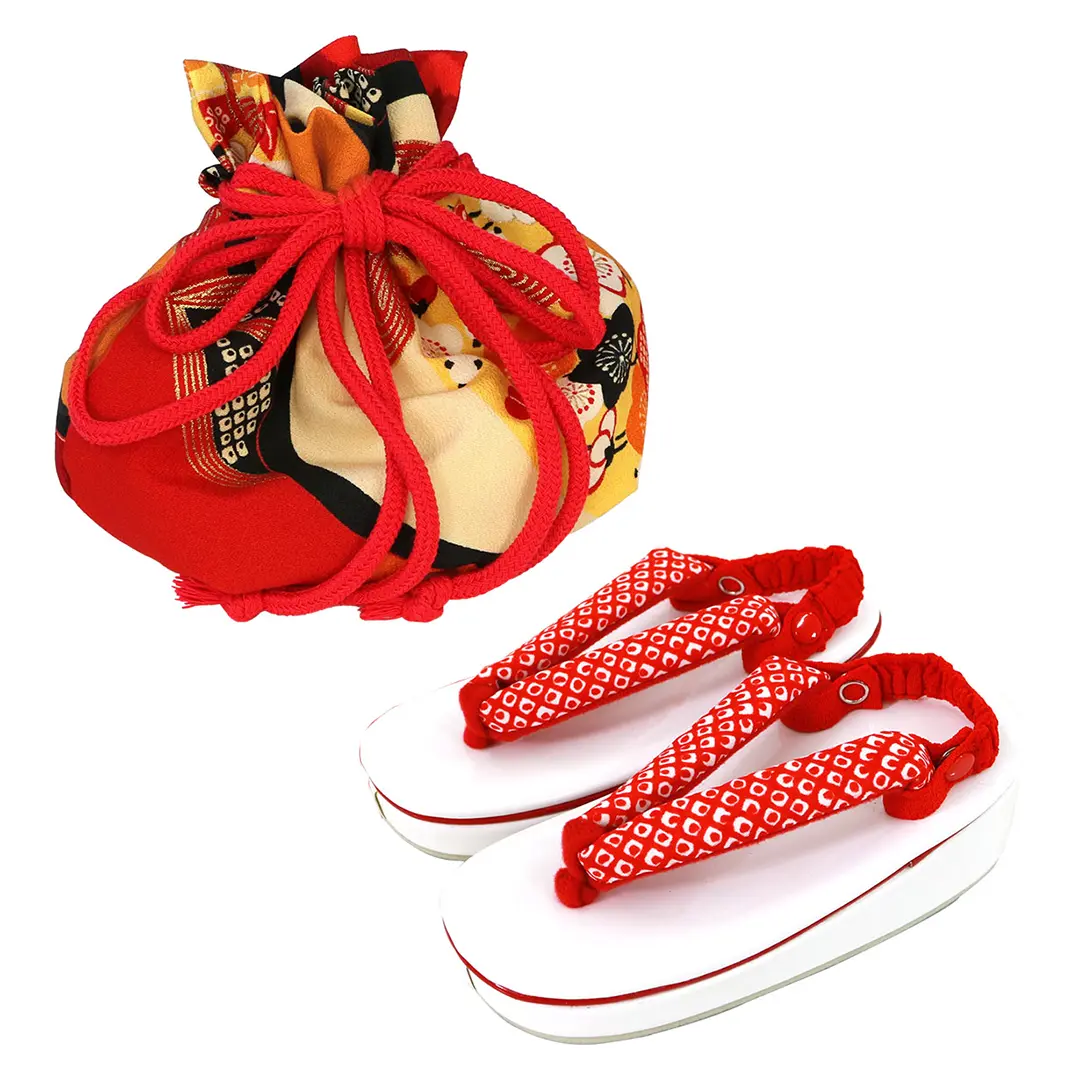 七五三着物レンタル ／《LOWRYS FARM》クリーム地に橘花と檜扇、赤の