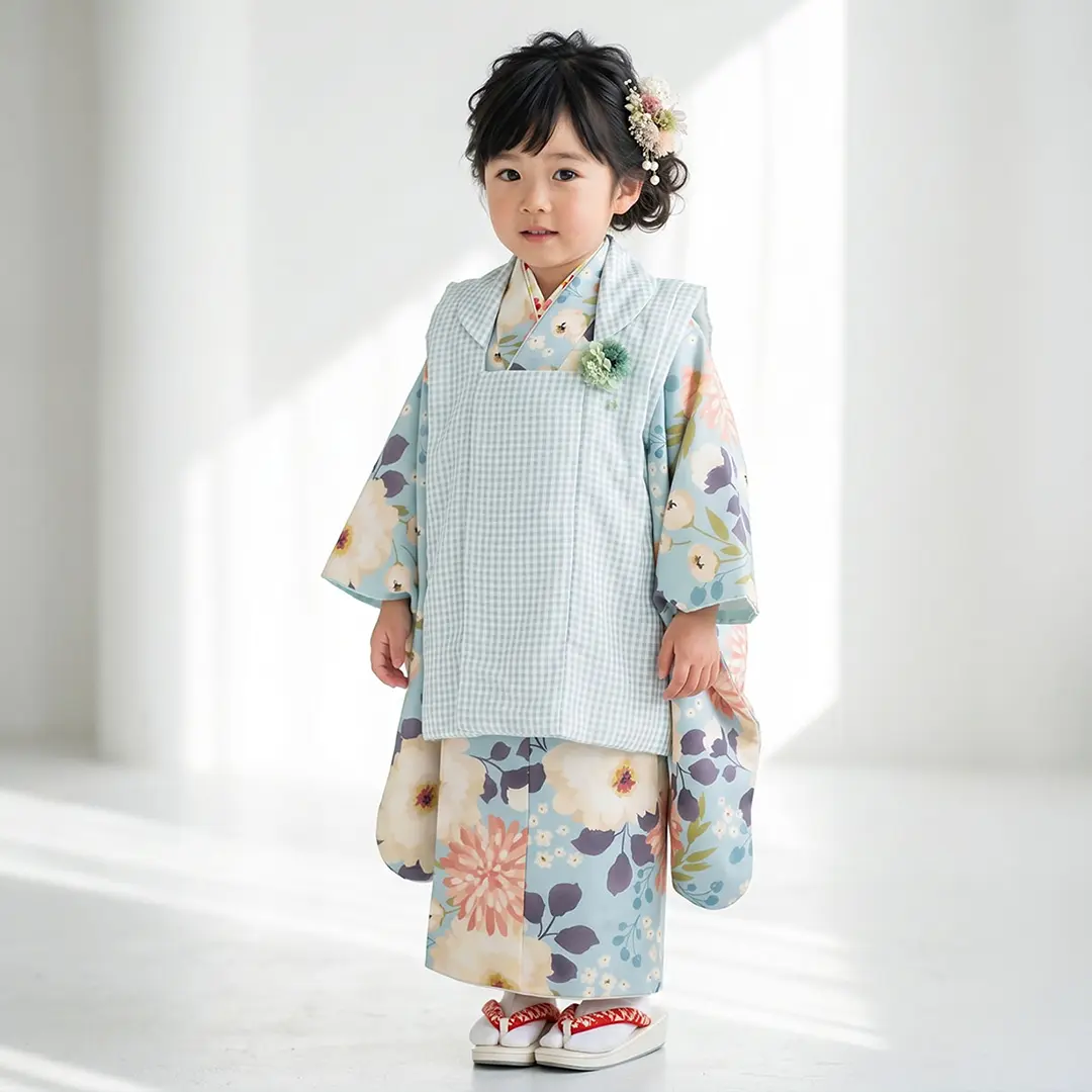 《花わらべ》レトロフラワー・くすみ水色、チェックの被布コートセット ／七五三・三歳女の子