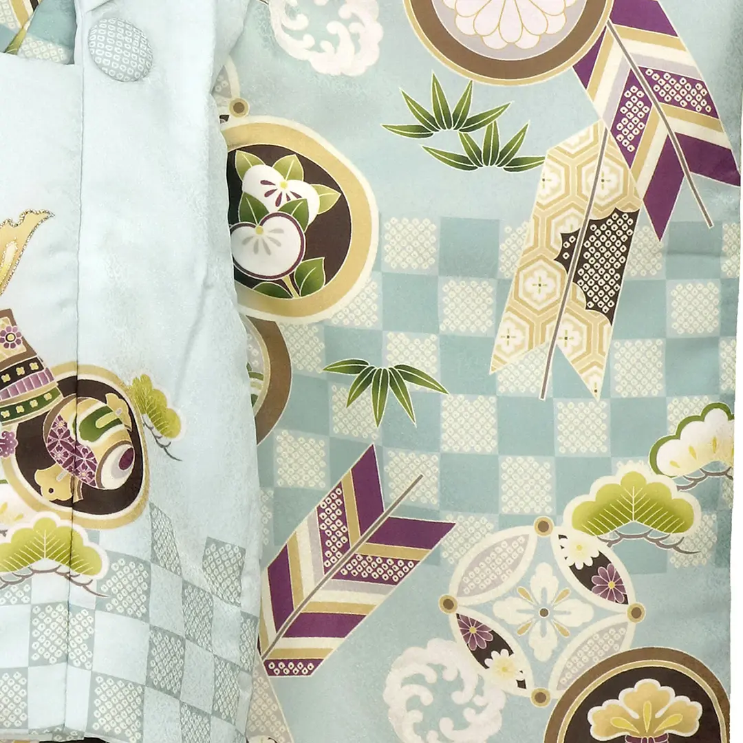 水色地に丸紋と矢羽根、薄水色の兜の被布コートセット／七五三・三歳