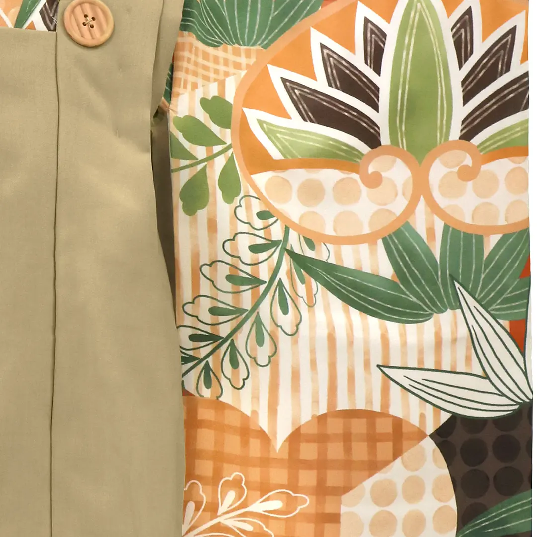 【花わらべ 】茶色地に葵の着物、カーキの被布コートセット／袖詳細