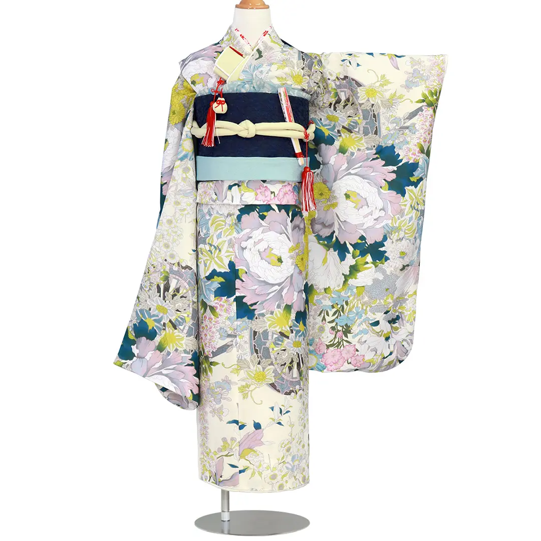 着物の表花柄。白いお花にシミがあります。レトロなお着物の参考画像です。 着物の表花柄。白いお花にシミがあります。レトロなお着物の参考