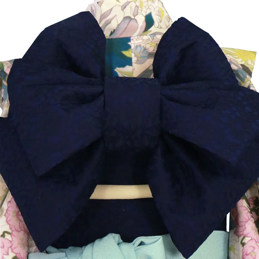 PR+》白地に藤色の牡丹と花車の着物／七五三・七歳女の子 | 宅配着物