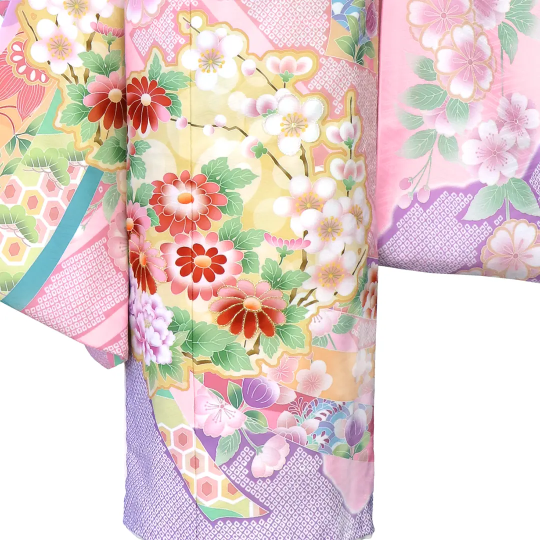 式部浪漫》源氏香・ピンクの着物（赤帯にアイボリー）／七五三・七歳