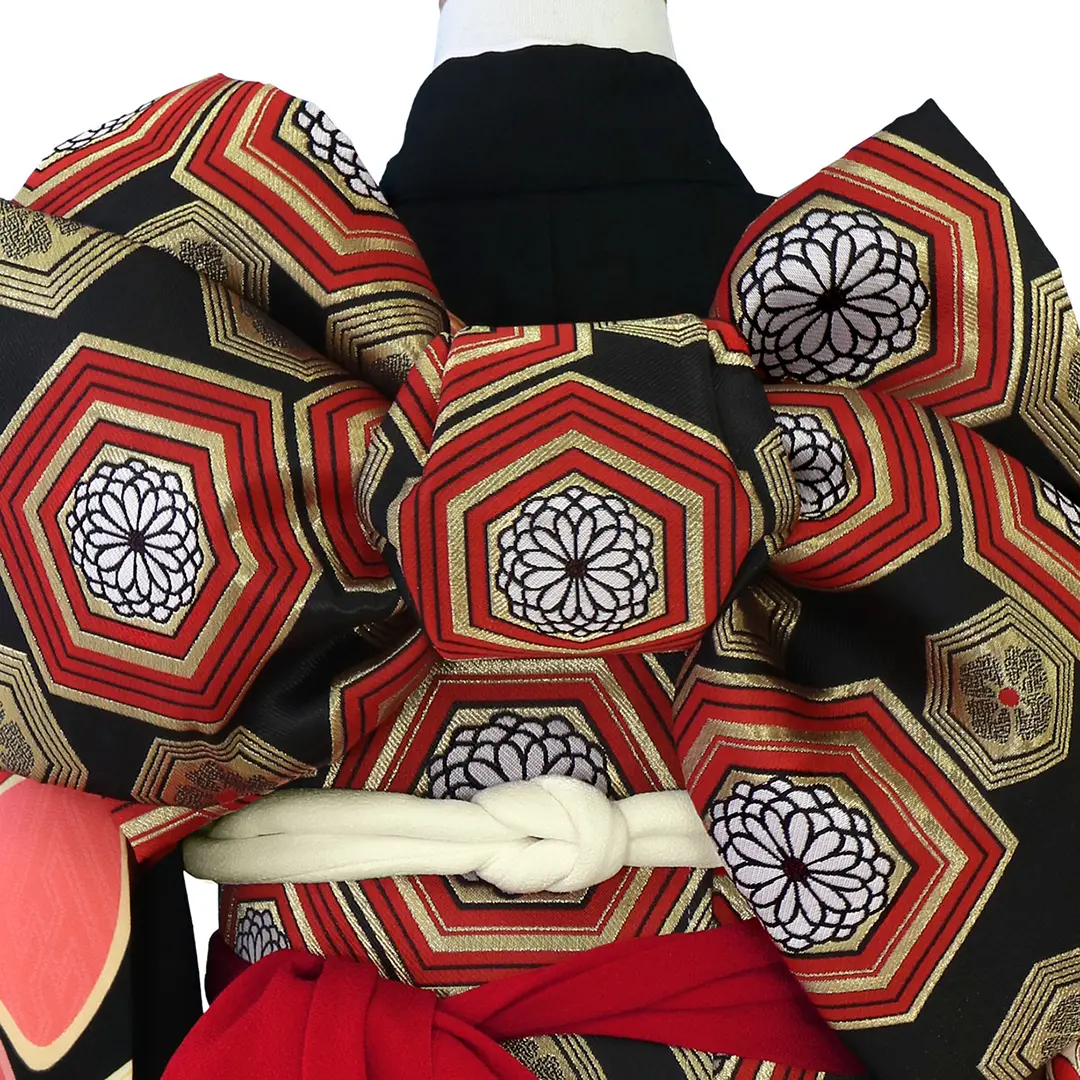 アンティーク亀甲模様の着物に作り帯☆若干シミあり☆５歳から７歳 アンティーク亀甲模様の着物に作り帯☆若干シミあり