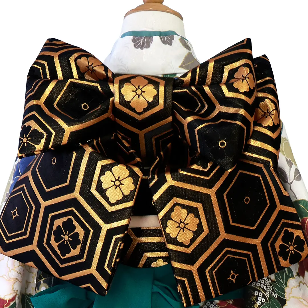 花わらべ》白地に疋田と鞠と百花の着物／七五三・七歳女の子