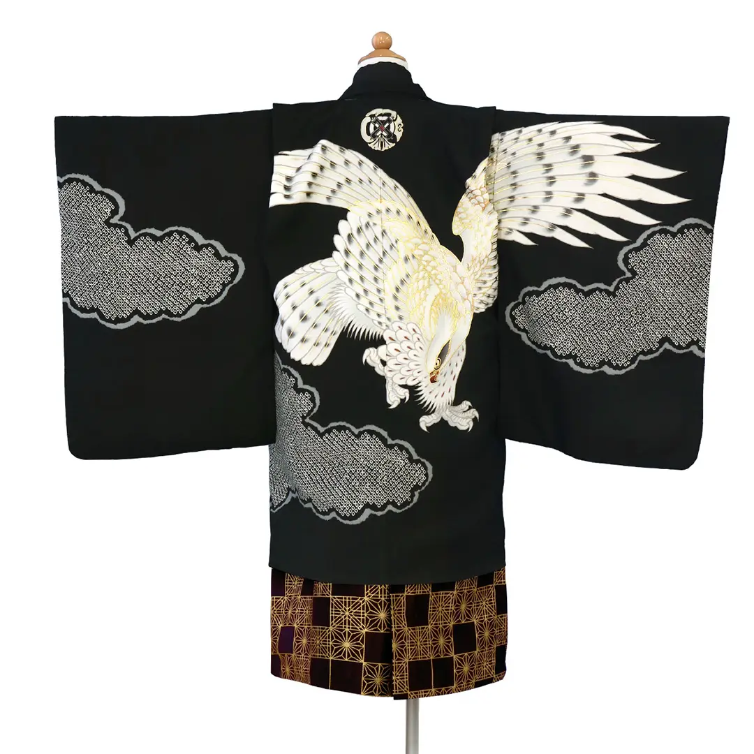 LOWRYS FARM》黒地に鷹と雲取り、黒の袴/七五三・五歳男の子 LOWRYS FARM》黒地に鷹と雲取り、黒の袴/七五三・五歳男の子