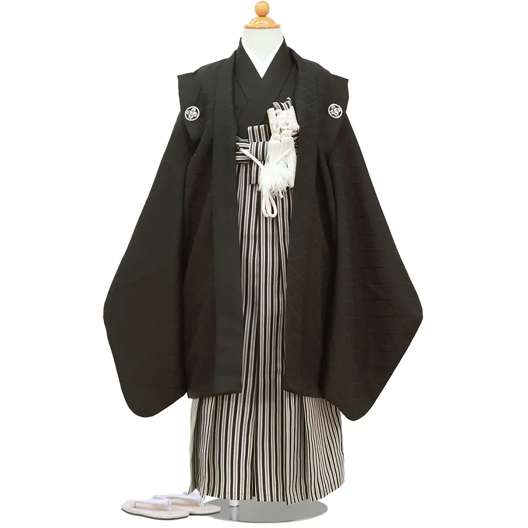 七五三　5歳男子用袴一式　黒色　紋付き 七五三 男の子 5歳 7歳 金刺繍紋入り 袴が選べる羽織袴セット