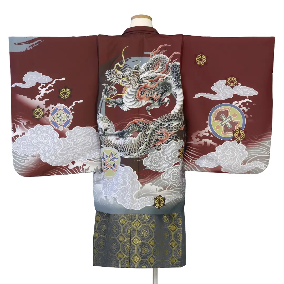 臙脂に雲龍と丸紋、藍鼠の袴／七五三・五歳男の子・袴／背中