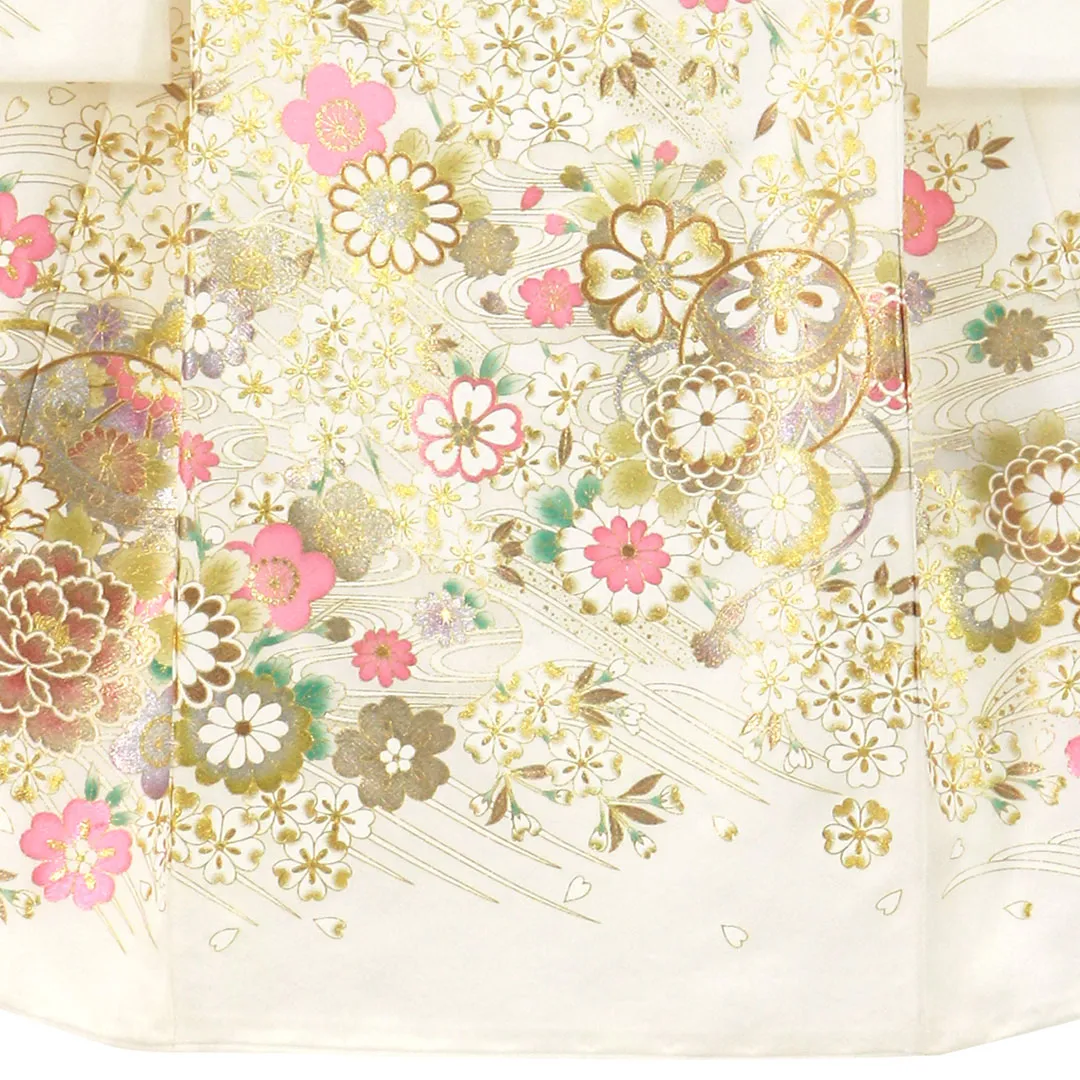 白地に鞠と牡丹、金の刺繍尽くしの祝い着（産着）／女児 裾模様・中央