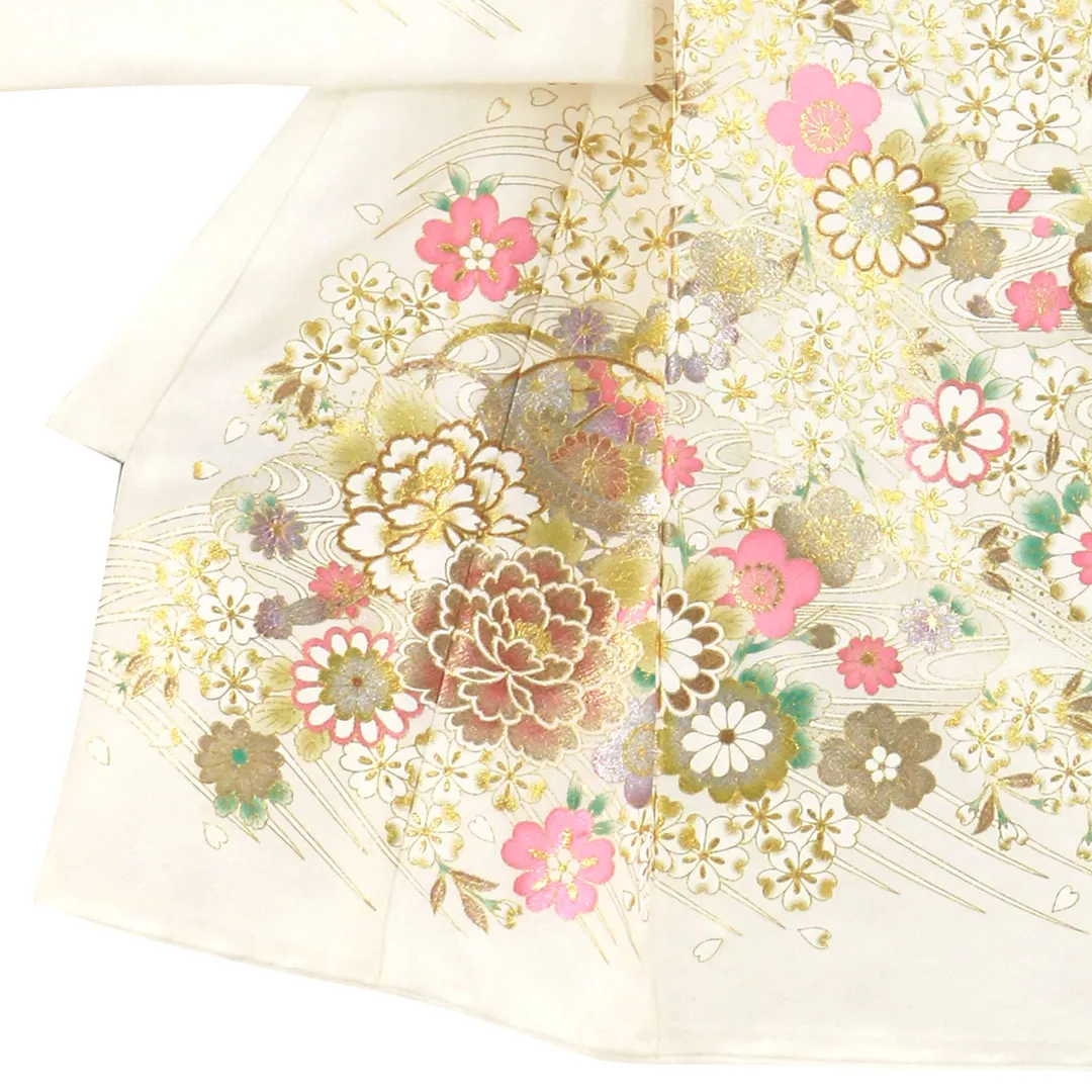 白地に鞠と牡丹、金の刺繍尽くしの祝い着（産着）／女児 裾模様・左