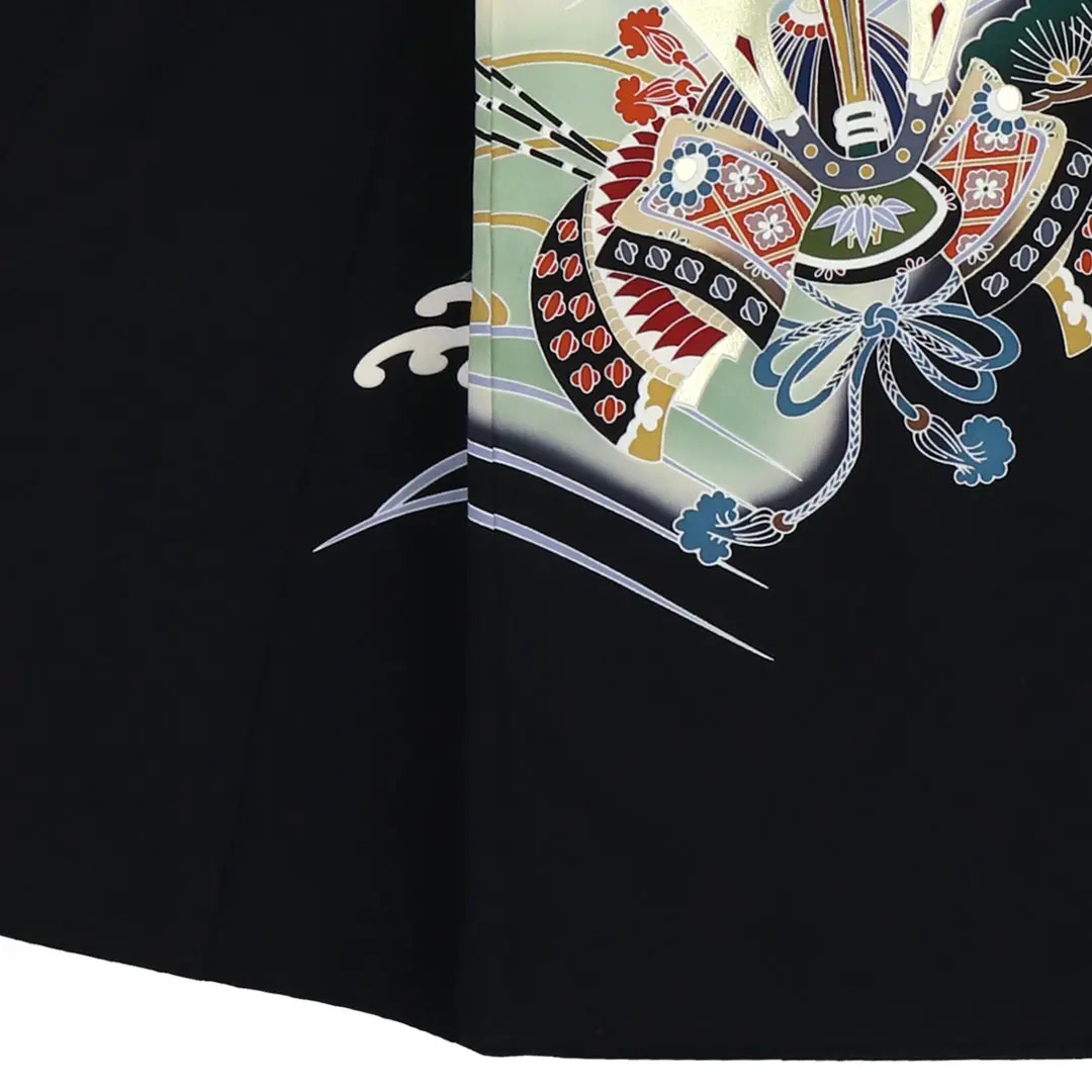 お宮参り産着／黒地に虎と兜の祝い着／男児／左裾詳細