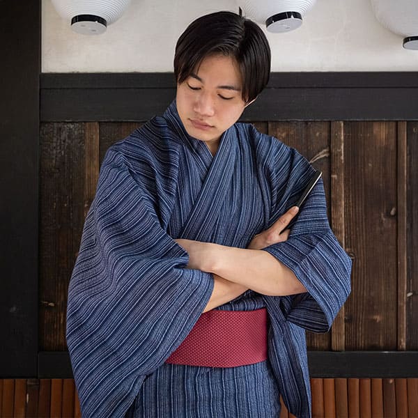 細縞×えんじ帯 LLサイズ（対応身長175～180）／メンズ浴衣 | 宅配着物