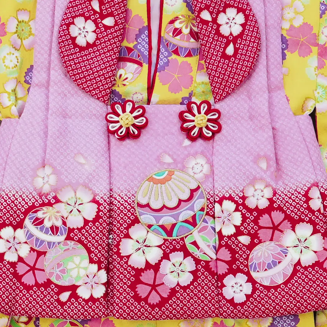 専用です　　アンティークベビーピンクの着物２着 赤ちゃん着物レンタル／黄色地に撫子と鞠、赤とピンクの被布コート（2