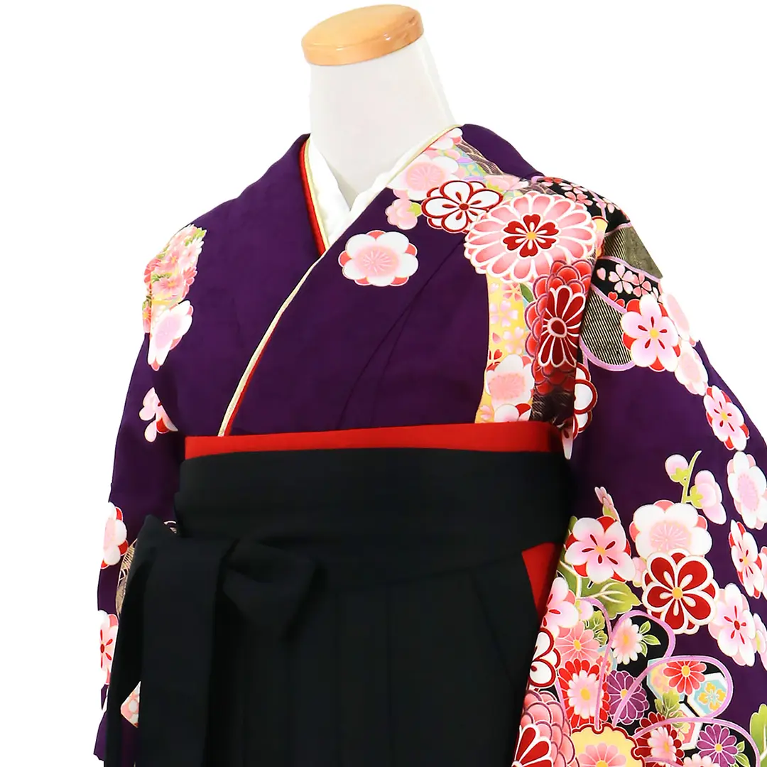 【kousho109様　オーダー出品ページ】　黒赤　ラメ　桜　セット 紫地に桜と橘・黒袴（無地） （二尺袖）／卒業式 | 宅配着物レンタルの