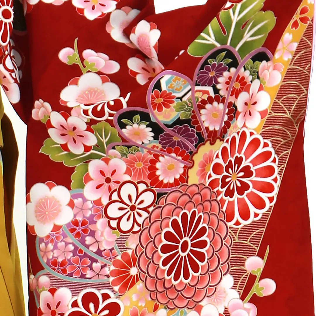 赤地に菊と桜、マスタード袴（無地）（二尺袖）／卒業式／柄詳細