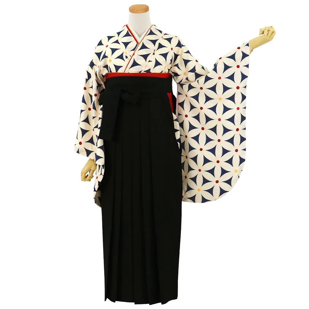 ≪ヒロミチナカノ≫紺地に花模様・黒袴（無地） （二尺袖）／卒業式／正面