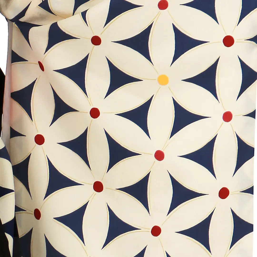 ≪ヒロミチナカノ≫紺地に花模様・黒袴（無地） （二尺袖）／卒業式／柄詳細