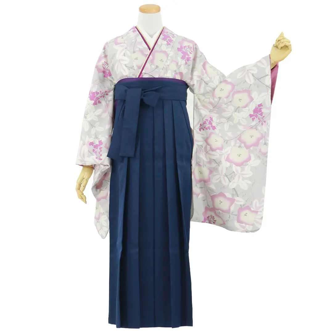 薄グレー地に桔梗・紺袴（無地） （二尺袖）／卒業式／正面