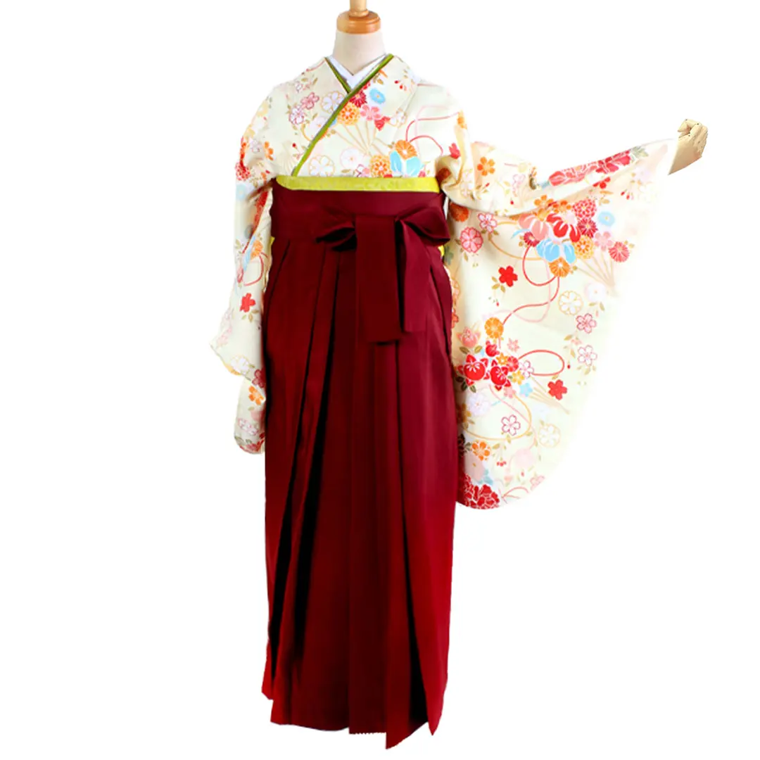 クリーム地に花扇・臙脂袴（二尺袖）／卒業式／正面