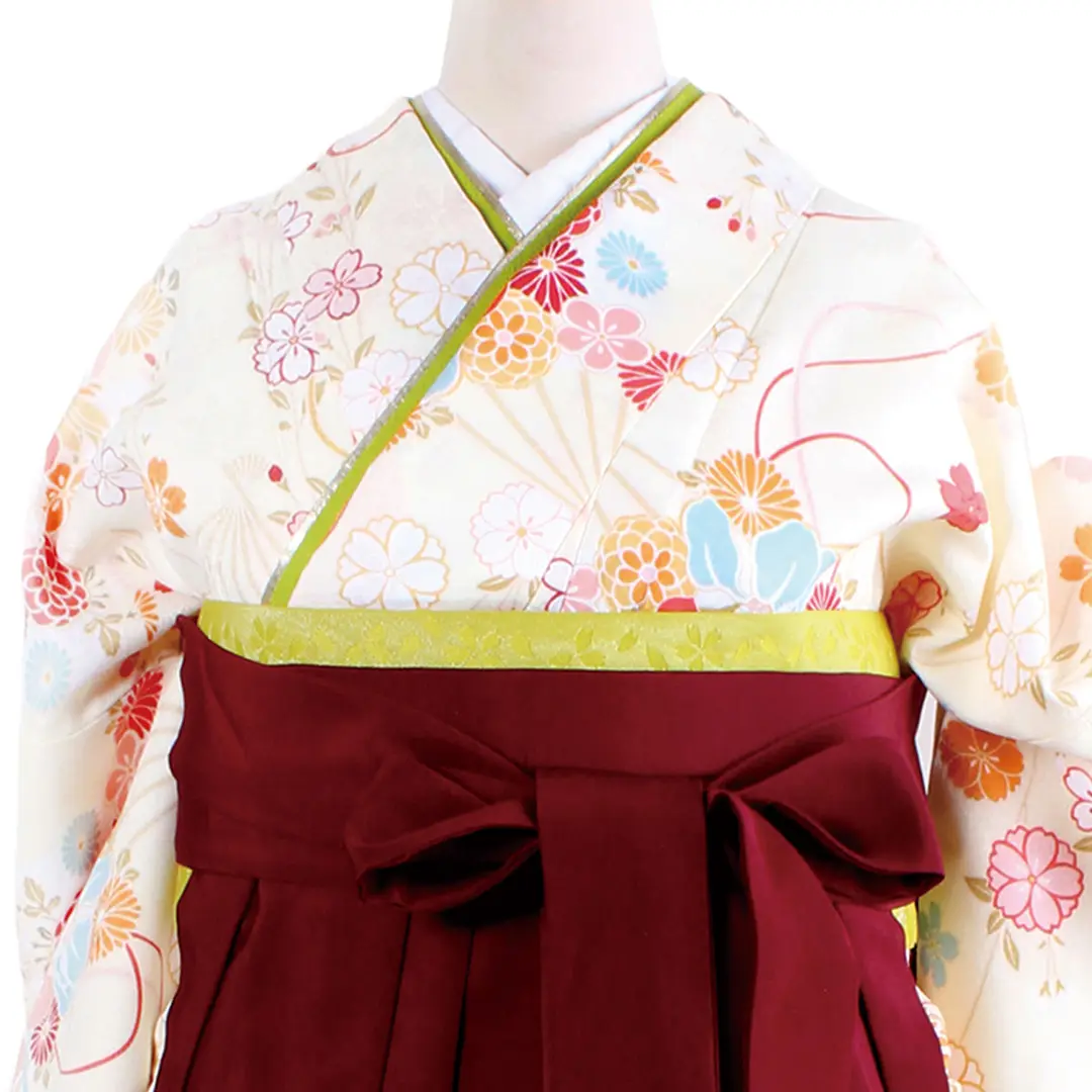 クリーム地に花扇・臙脂袴（無地） （二尺袖）／卒業式／正面詳細