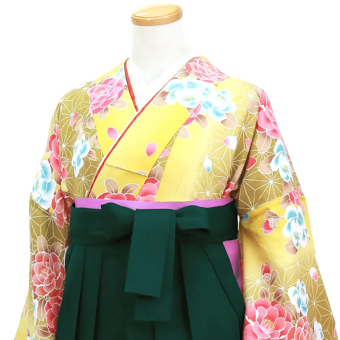 【人気セット】黄金色に椿と麻の葉・深緑袴（無地） （二尺袖）／卒業式／斜め詳細