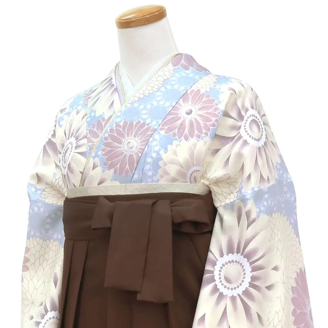 水色地にマーガレット・茶色袴（無地）（二尺袖）／卒業式 斜め詳細