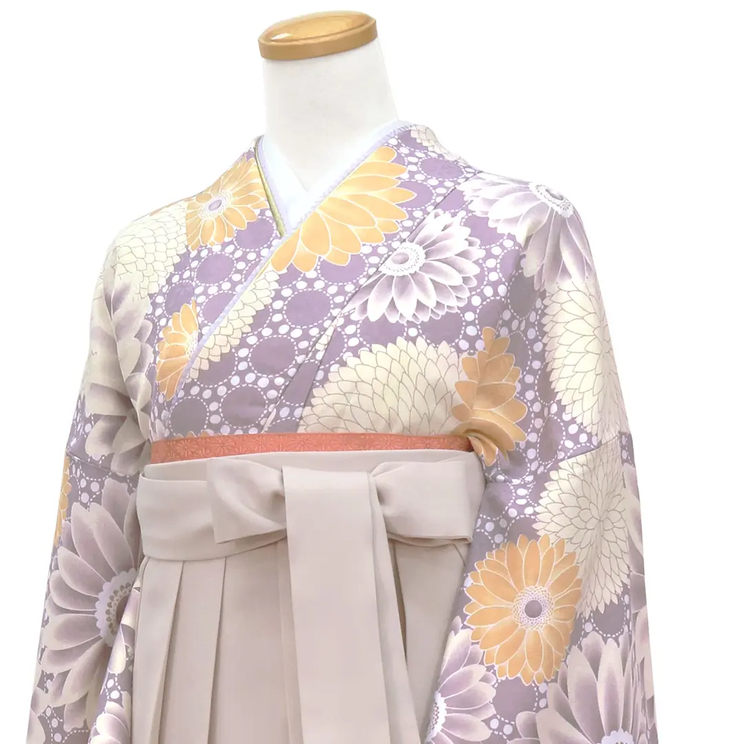 薄紫地にマーガレット・グレージュ袴（無地）（二尺袖）／卒業式 斜め詳細