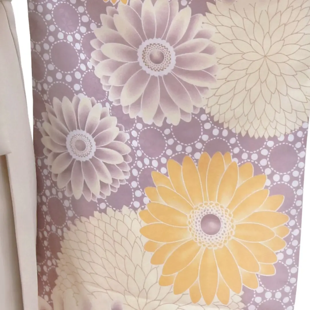 薄紫地にマーガレット・グレージュ袴（無地）（二尺袖）／卒業式 柄詳細