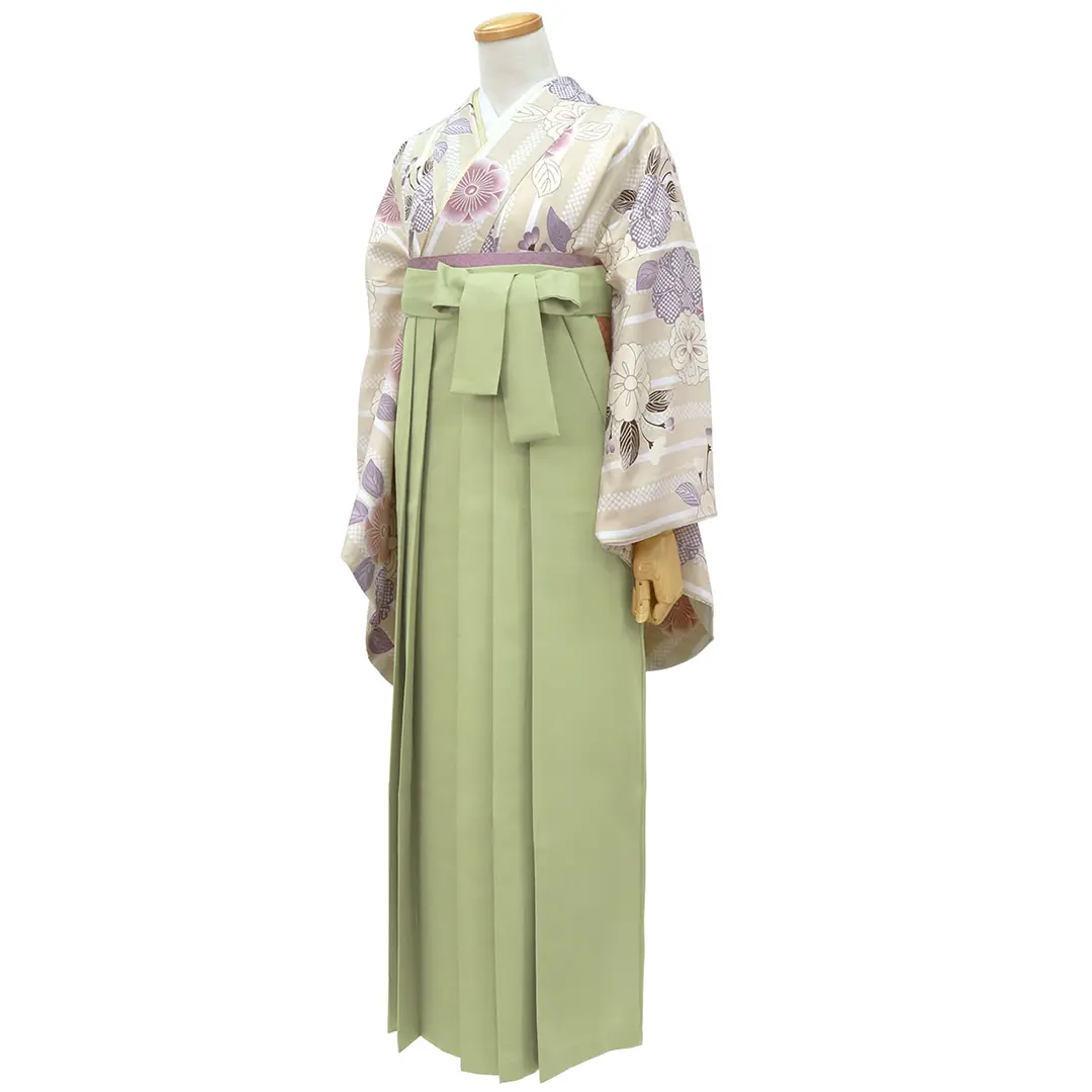 グレージュ地にストライプと桜・オリーブ袴（無地） （二尺袖）／卒業式 斜め