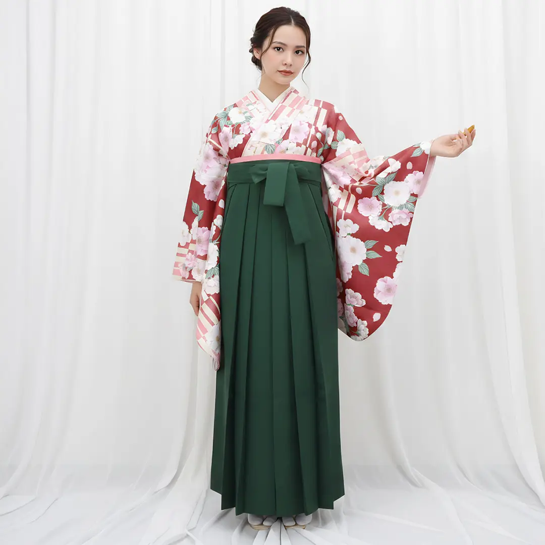 赤紅色に格子柄と桜・深緑袴（無地） （二尺袖）／卒業式／着用イメージ    