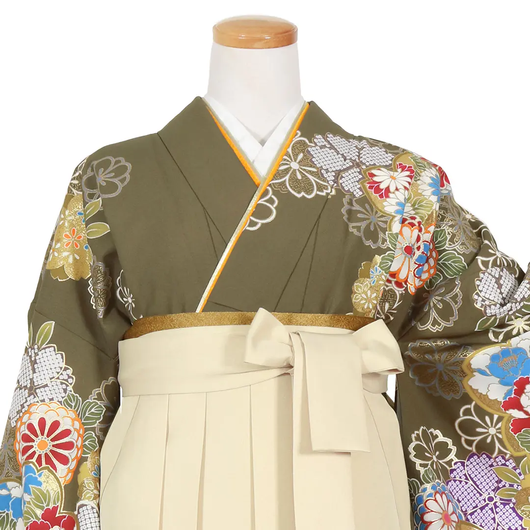 オリーブグリーン地に桜と菊尽くし・アイボリー袴（無地） （二尺袖）／卒業式／正面詳細