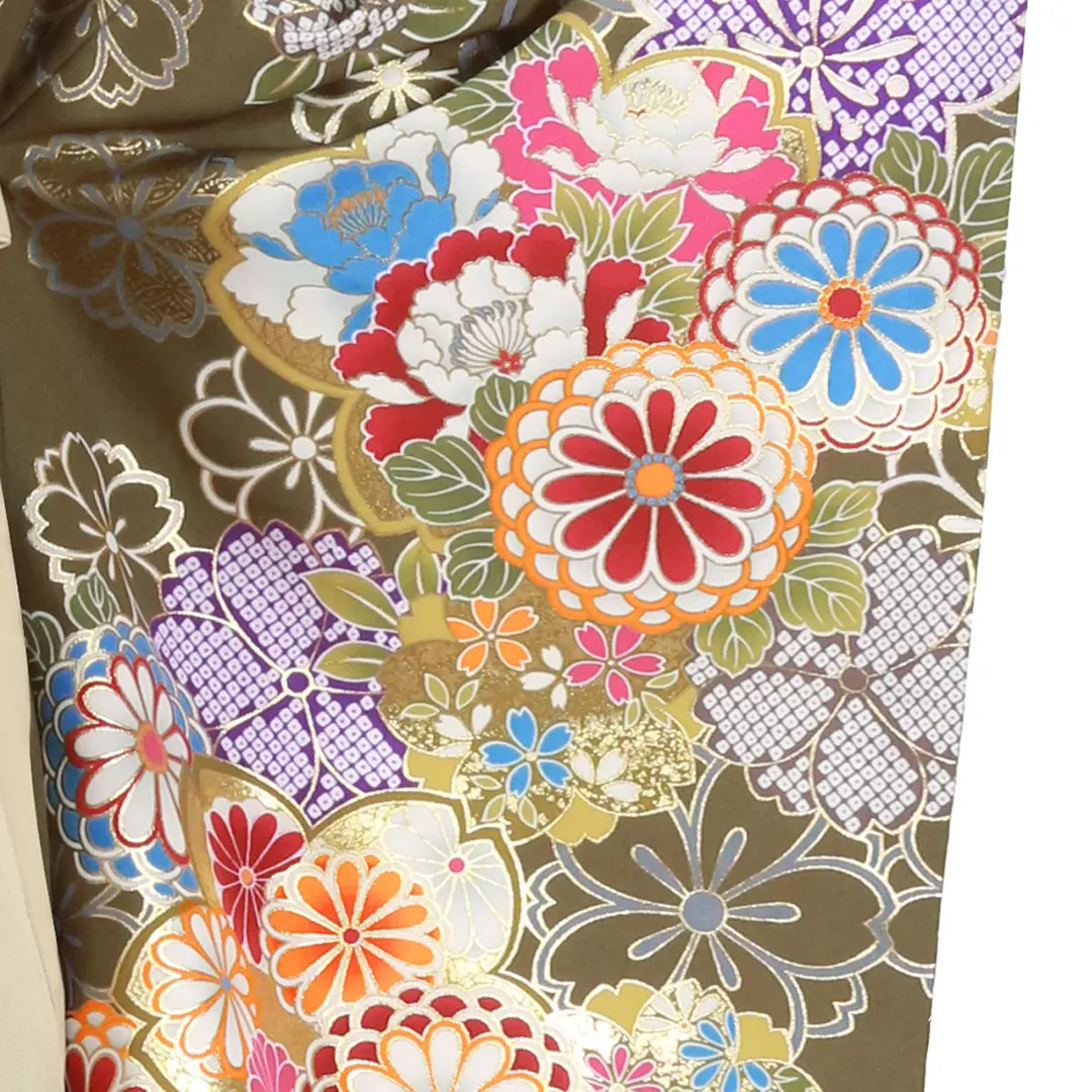 オリーブグリーン地に桜と菊尽くし・アイボリー袴（無地） （二尺袖）／卒業式／左袖柄詳細