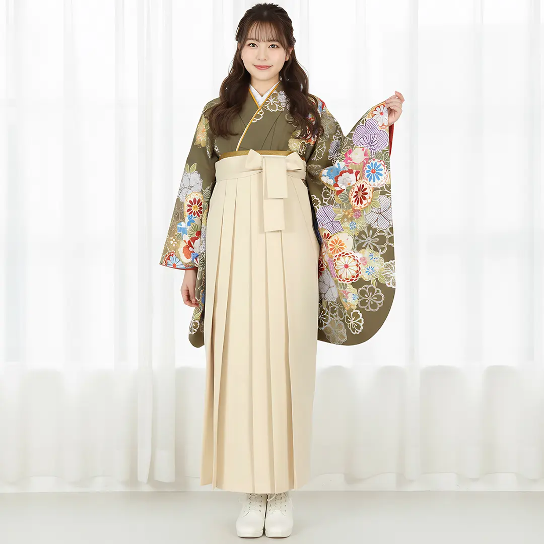 オリーブグリーン地に桜と菊尽くし・アイボリー袴（無地） （二尺袖）／卒業式／着用イメージ