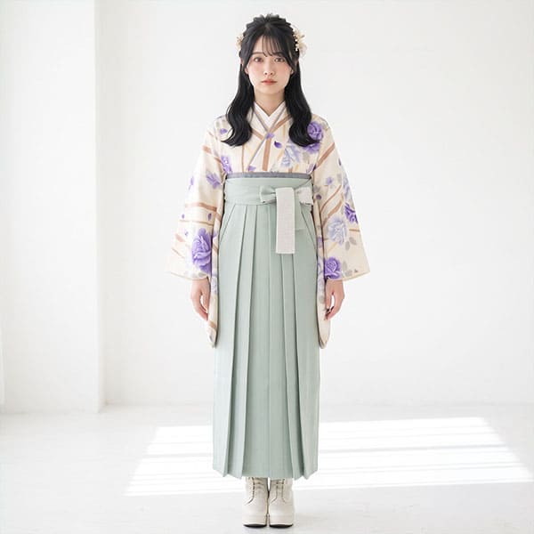 卒業式袴レンタル／アイボリー地に斜め縞と薔薇・くすみグリーン袴