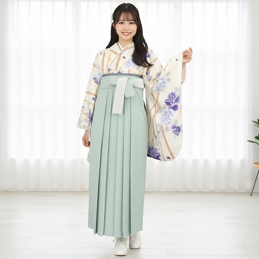 【2026年新作】アイボリー地に斜め縞と薔薇・くすみグリーン袴（レース）（二尺袖）／卒業式／着用イメージ