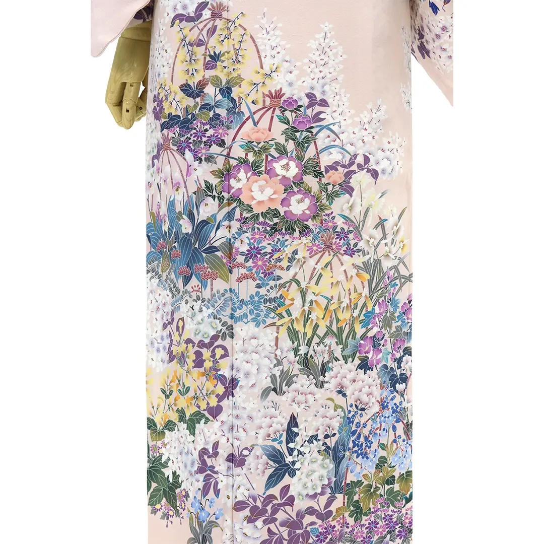 薄サーモンピンク地に百花の訪問着／裾