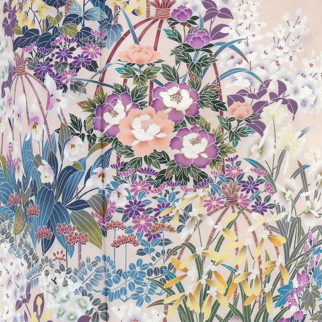 薄サーモンピンク地に百花の訪問着／柄詳細