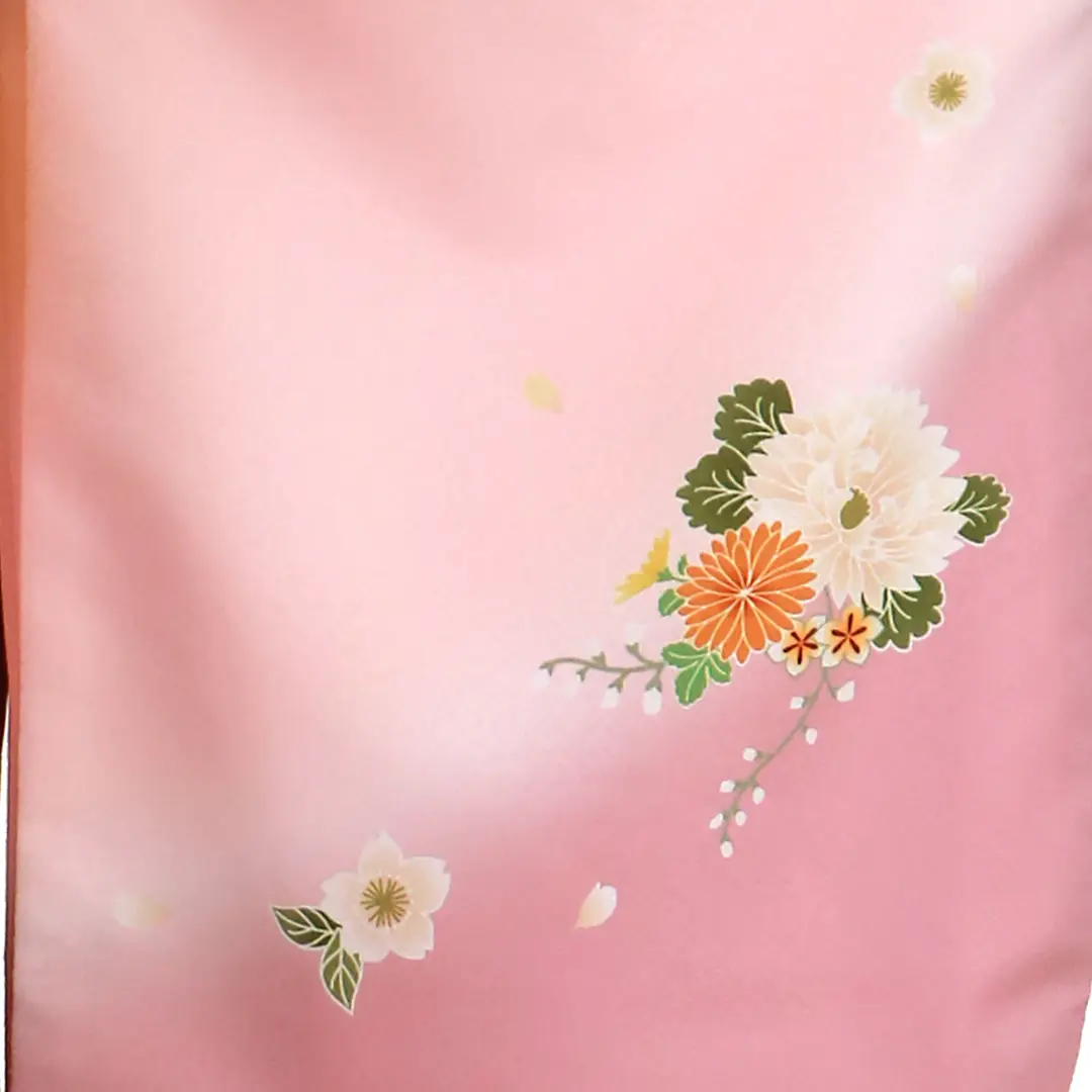 【先生におすすめ】ピンク地に菊・臙脂袴（無地） （二尺袖）／卒業式（オリジナルデザイン）／柄詳細