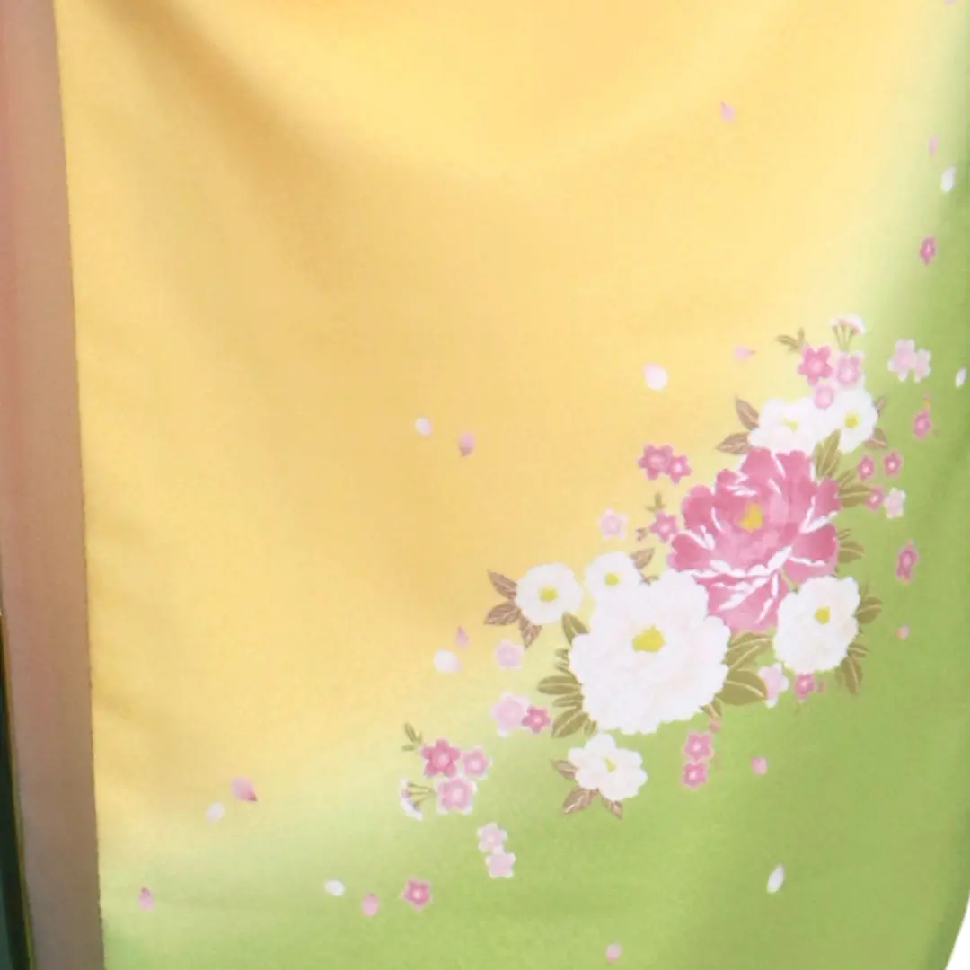 【先生におすすめ】黄色と鶸（ひわ）色地に牡丹・深緑袴（無地） （二尺袖）／卒業式（オリジナルデザイン）／柄詳細