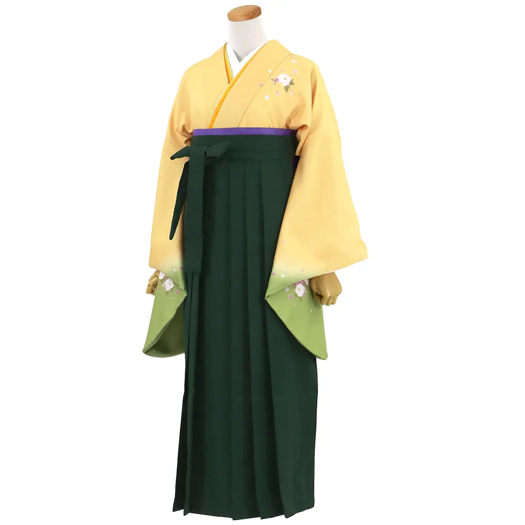 【先生におすすめ】黄色と鶸（ひわ）色地に牡丹・深緑袴（無地） （二尺袖）／卒業式（オリジナルデザイン）／斜め